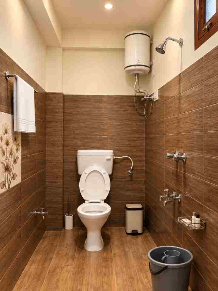 Attached bathroom in Hotel Snow View Family Room